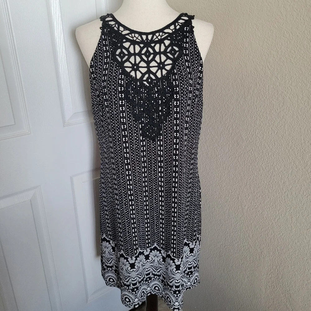 White House Black Market Dress Sleeveless Embroidered Size M - Picture 1 of 13